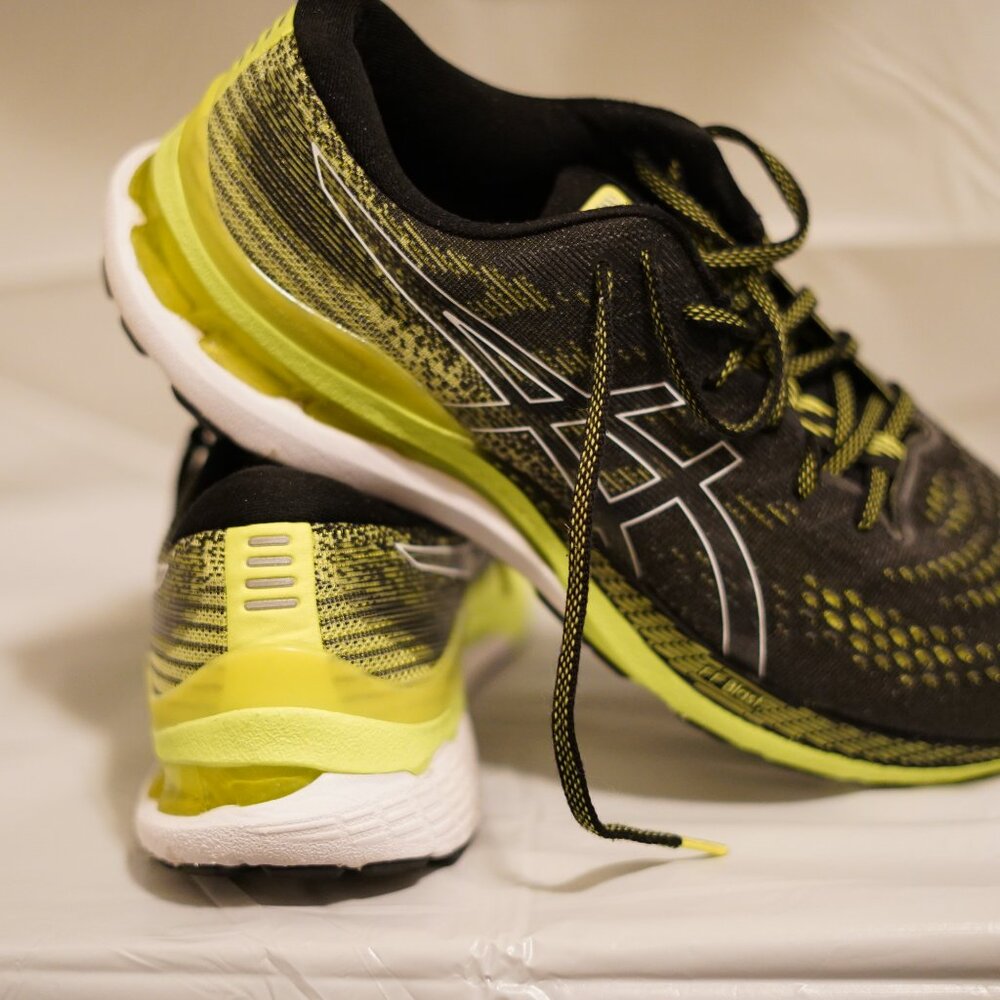 ASICS Gel-Kayano 28 Black Volt Men’s Running Shoes US 11.5